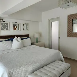 3 Bedroom, Front Of The Beach And Pool Juan Dolio